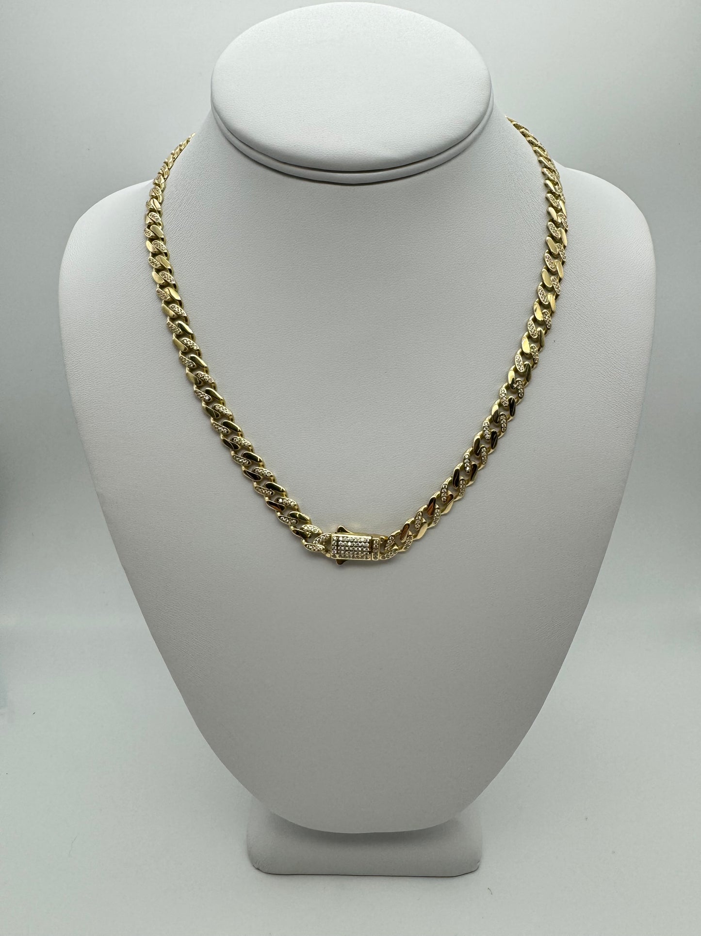 Monaco style chain with set it diamond simulants
